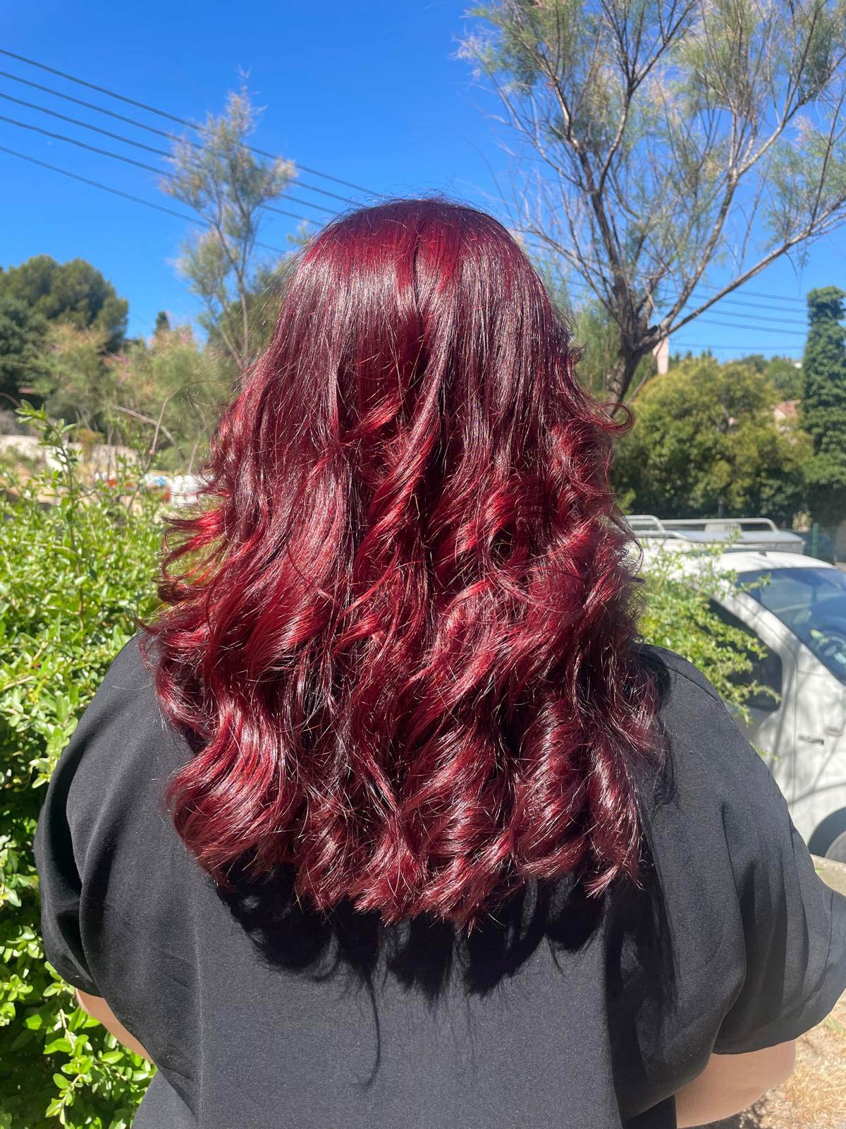 Coiffure reflets rubis