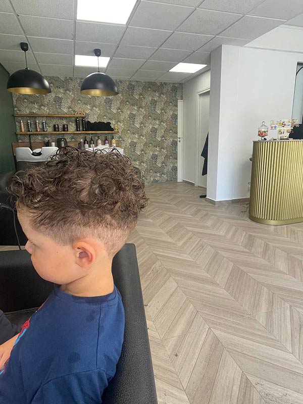 Coupe enfant / profil